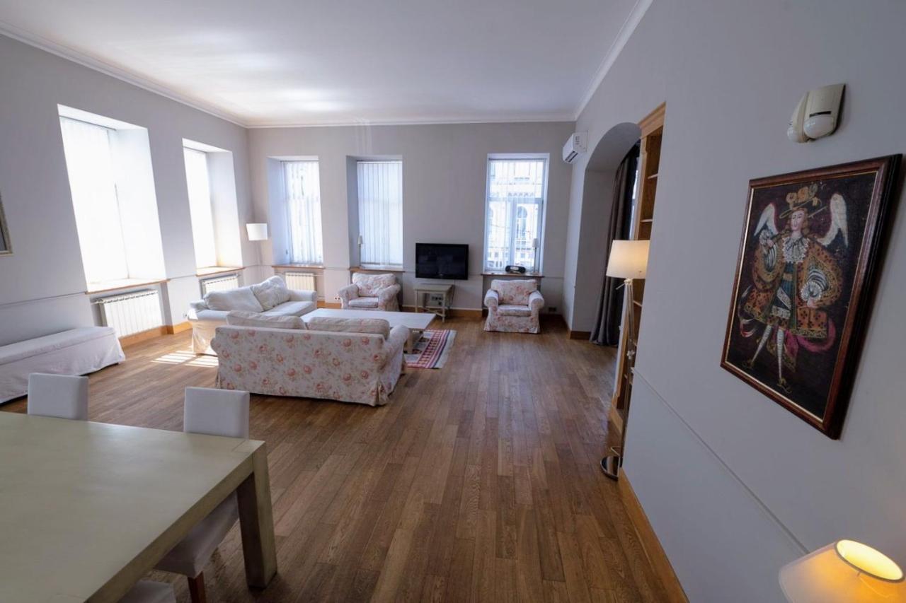 Great 144 Sq.M. Apartment In The Center Of Kiev Exteriör bild